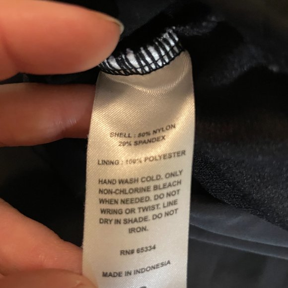 Halter-top skirted one-piece swimsuit - size 12 - Picture 4 of 4